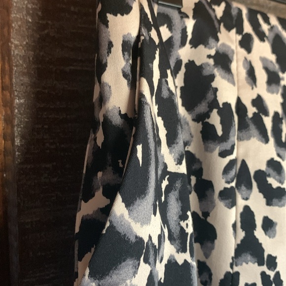 New Mossimo women’s pencil skirt midi leopard pockets size 10 office artsy boho - Picture 6 of 15